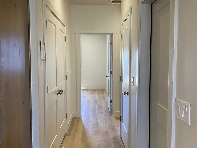 Bedford 692 E Raintree Ln — Photo 6