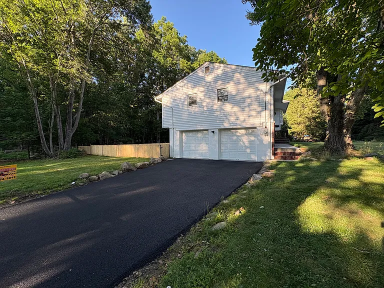 261 Elizabeth Ave — Photo 18