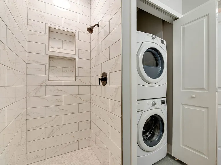 630 Calvert St #407 — Photo 25
