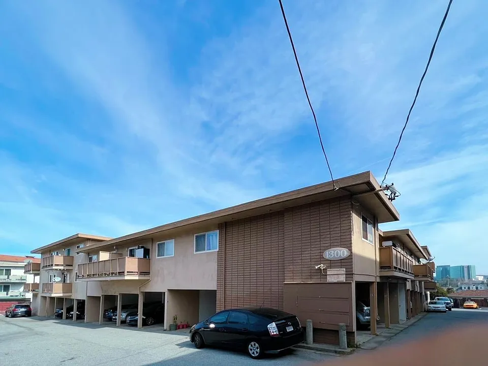 El Camino Real Apartments