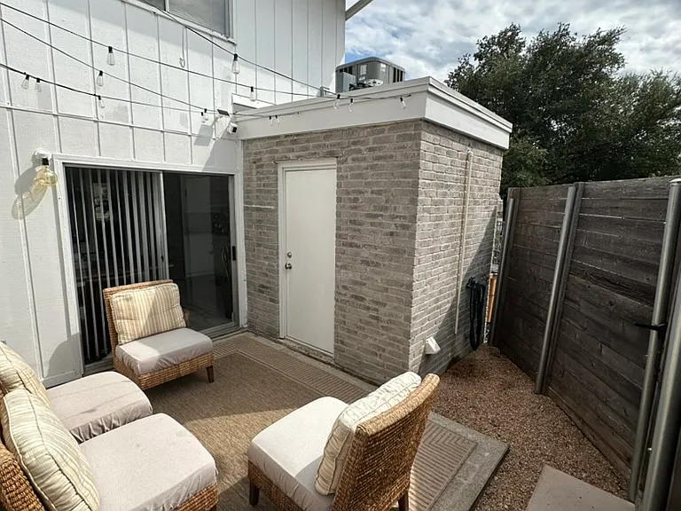 8810 Dawnridge Cir #101 — Photo 17
