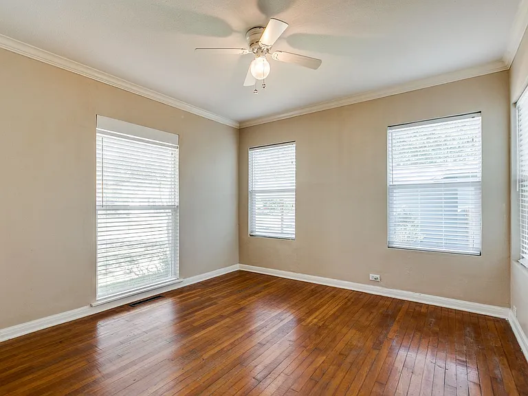 206 Chevy Chase Dr — Photo 17