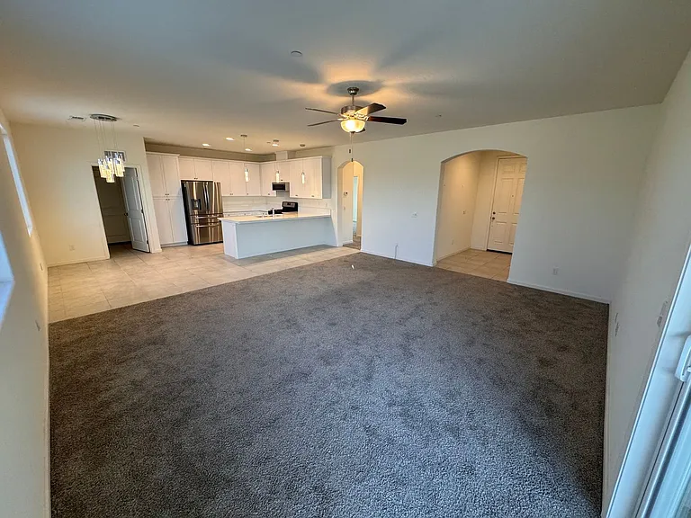 224 W Kimball Ave — Photo 2