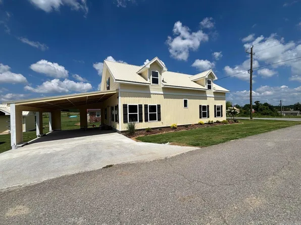 225 W Center St, Cave City, AR 72521