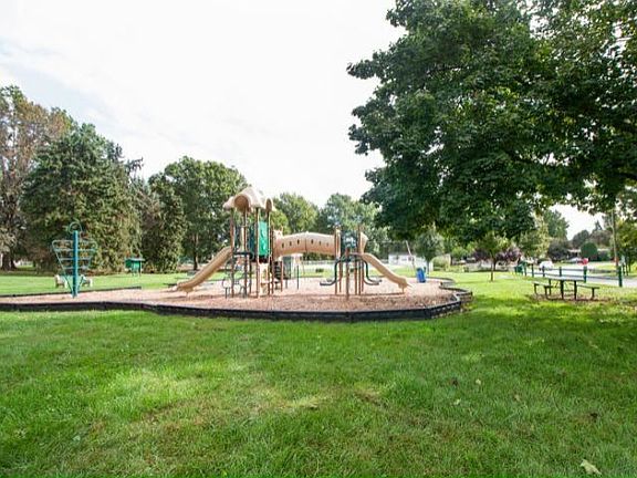 5th image of 8814 Turkey Ridge Rd #131