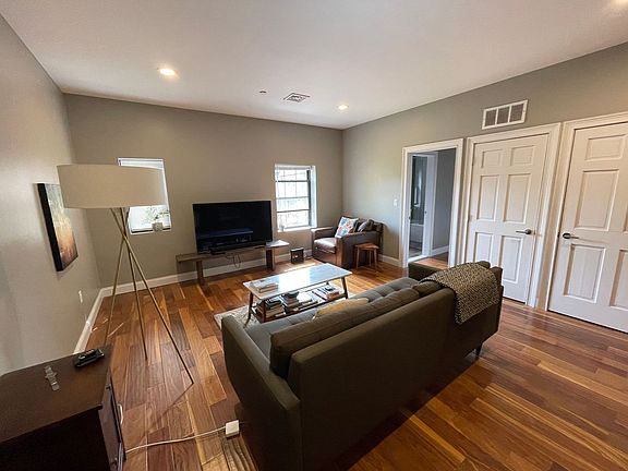 4th image of 315 Whitney Ave APT 5C