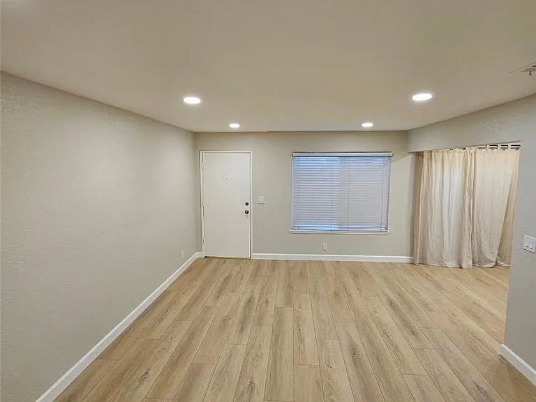 16630 Shenandoah Ave — Photo 3