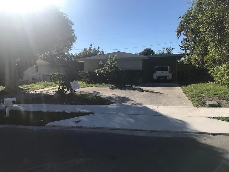 334 SE 1st Ave — Photo 5
