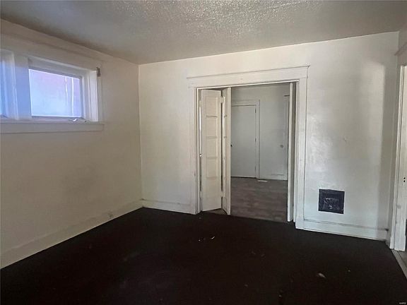 2nd image of 8415 N Broadway