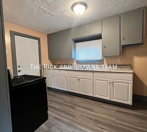 5th image of 1456 Woodbirch Ave