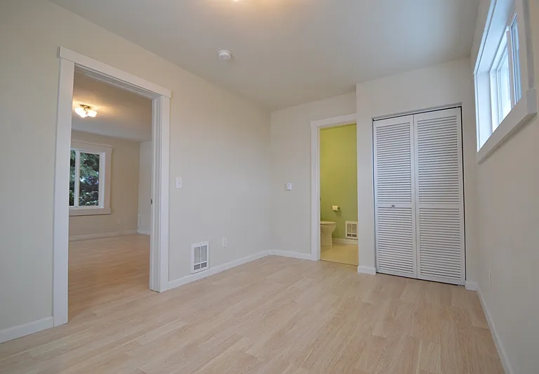 Primary bedroom - main floor