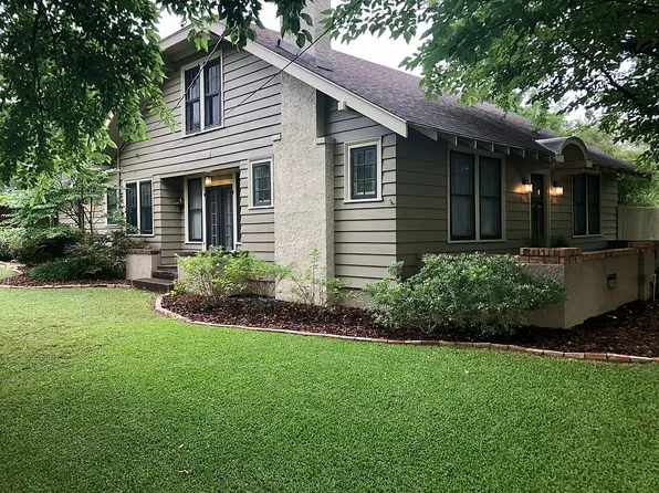 1001 S Locust St, Clarksville, TX 75426