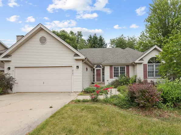 4761 Oregon Trl, McHenry, IL 60050