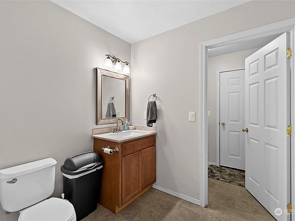 5th image of 1061 N Alvin Court