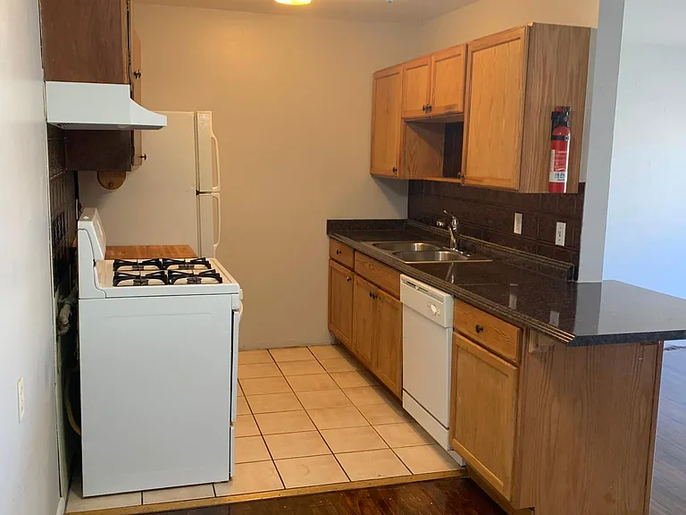 801 University Ave SE #1 — Photo 9