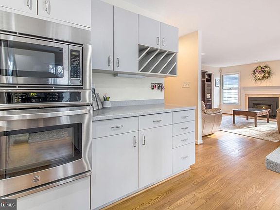5th image of 4604 Manorhill Ln