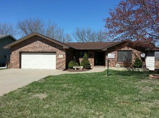 1814 Del Oso Dr, Emporia, KS 66801