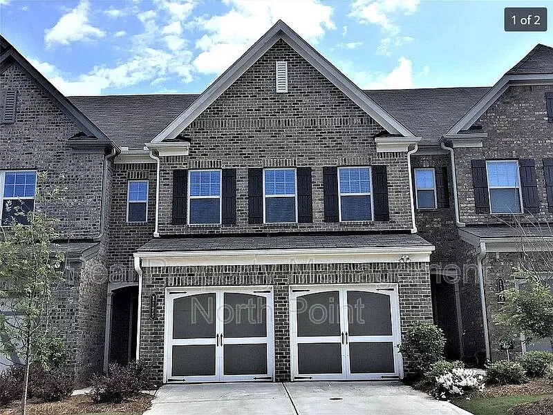 1175 Hampton Oaks Dr