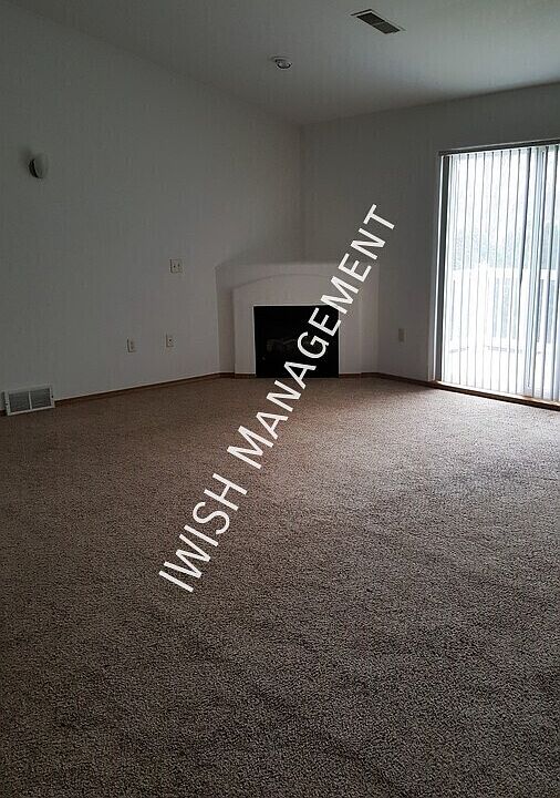 2nd image of 205 Linden Ct APT A