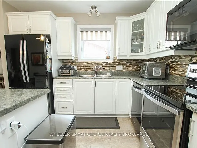 226 1st St W #214 — Photo 10