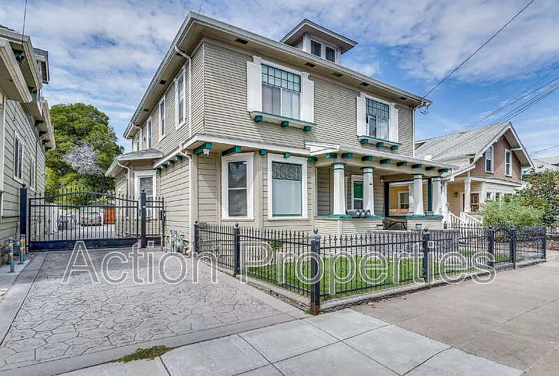 1 bed, 1.0 bath, 655 sqft, $2,295 — Photo 2
