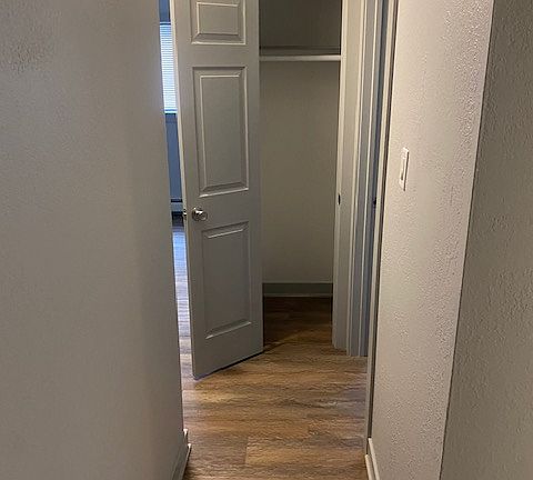 5th image of 1021 S 14th Ave APT 2