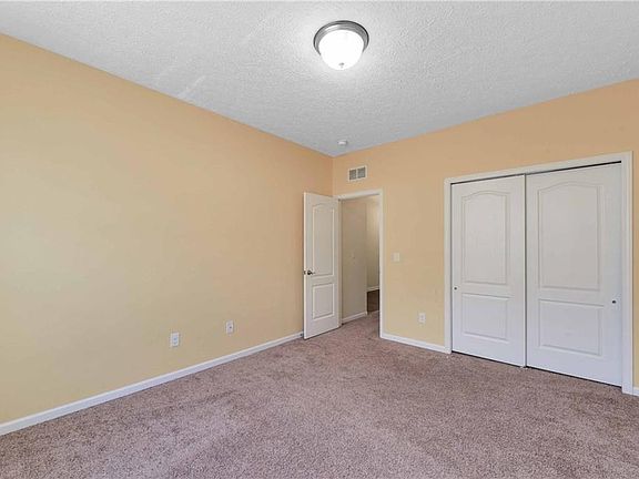 5th image of 10399 Maryland St