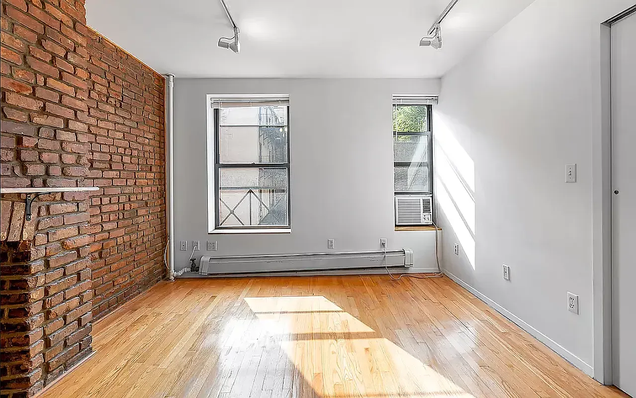 317 First Avenue — Photo 2