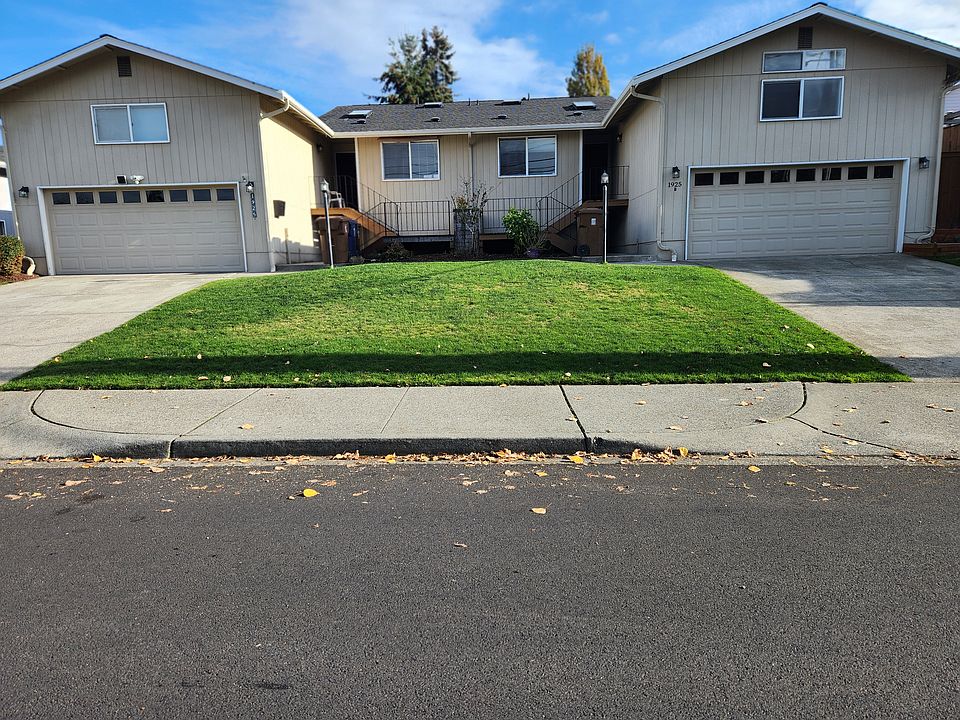 View of the front of the property. Unit B is on the right.