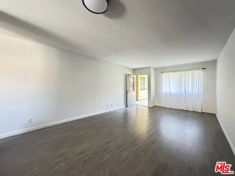 326 S Manhattan Pl #107 — Photo 12