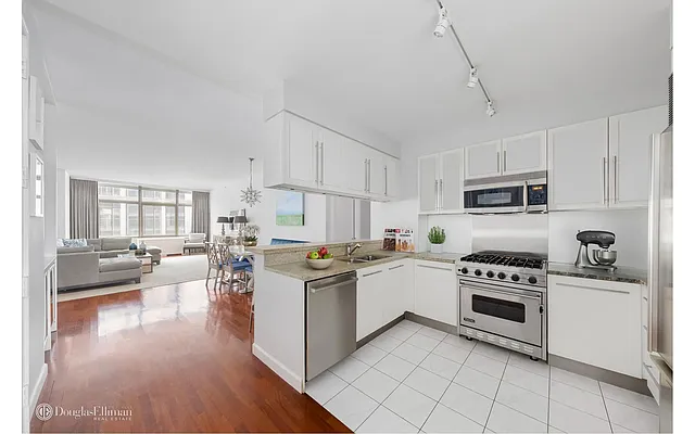 Sold by Douglas Elliman | media 19