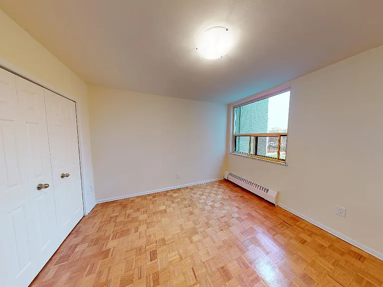 7471 Yonge St — Photo 17