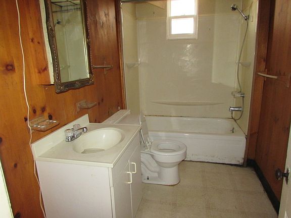 4th image of 804 Prendergast Ave #3