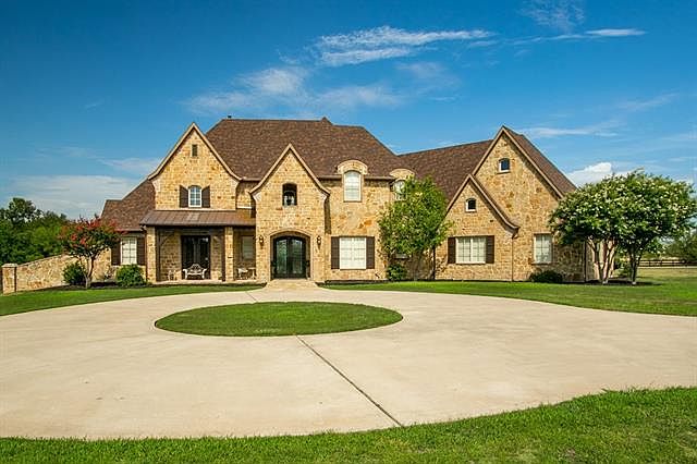 1st image of 725 Manor Dr