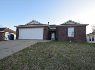 2305 S Choctaw St, Bentonville, AR 72712