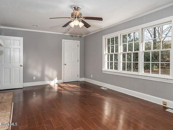 4th image of 2729 Stewart Lane