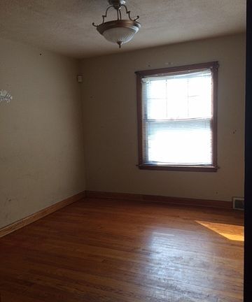 4th image of 14211 S Edbrooke Ave