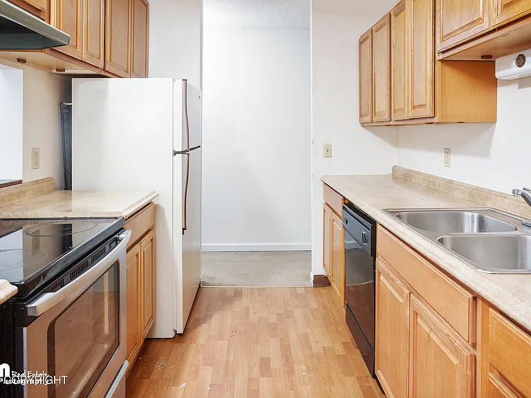 3855 Randolph St — Photo 11