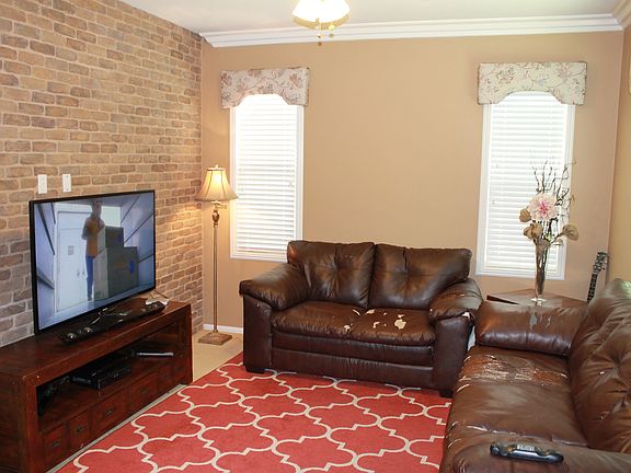 3rd image of 37469 Paseo Violeta