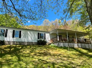 919 Gwinns Siding Rd, Meadow Bridge, WV 25976
