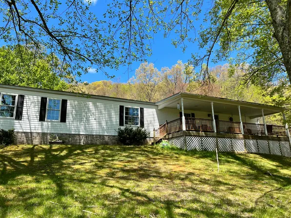 919 Gwinns Siding Rd, Meadow Bridge, WV 25976