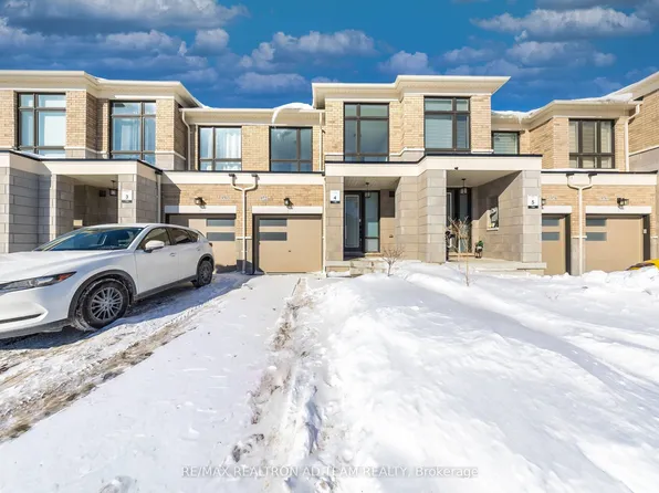 972 Crowsnest Holw, Pickering, ON L1X 2R5