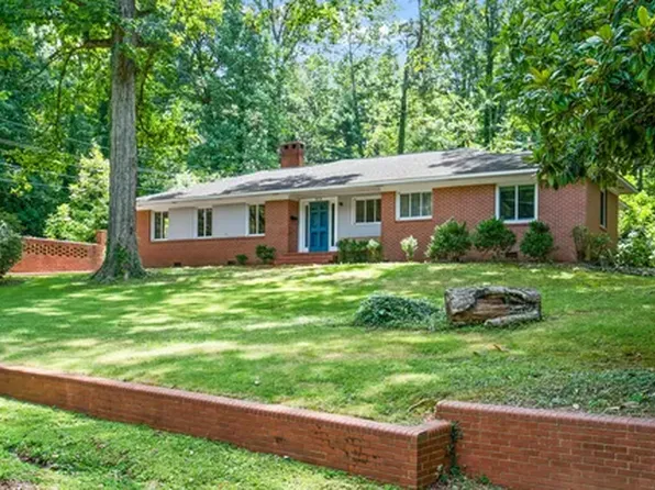 519 W Dolphin St, Siler City, NC 27344