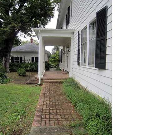 3rd image of 307 Chruch St