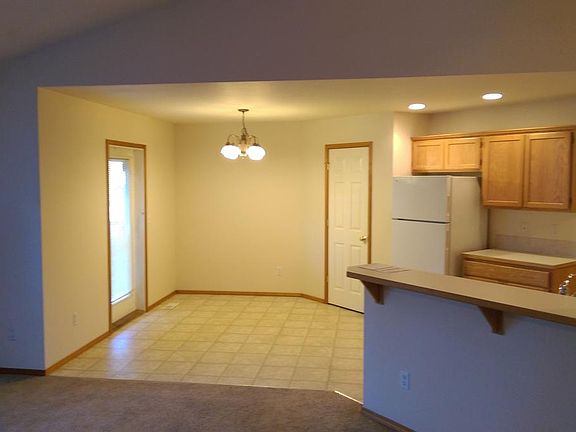 4th image of 8217 112th St E