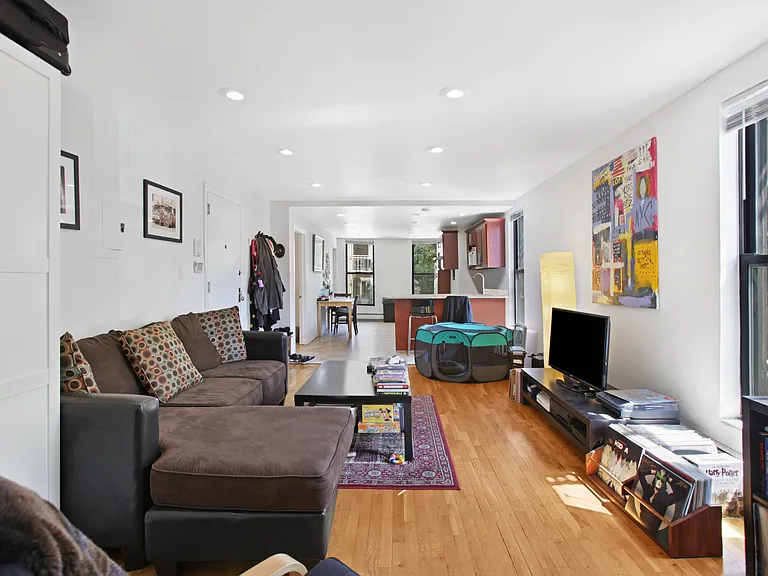 655 6th Ave #2 — Photo 4