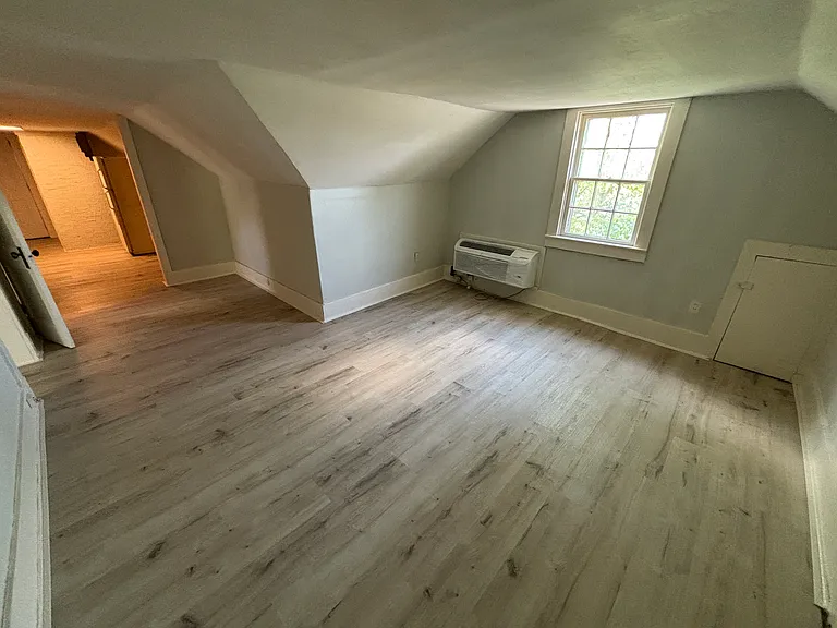 298 N Fairview Ave #B — Photo 12