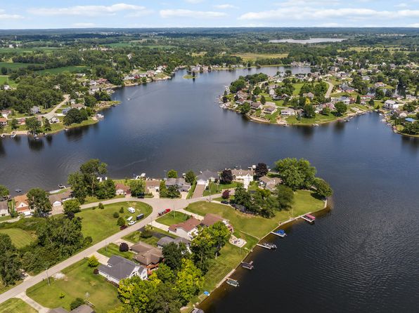 14113 Grandview Dr, Cement City, MI 49233