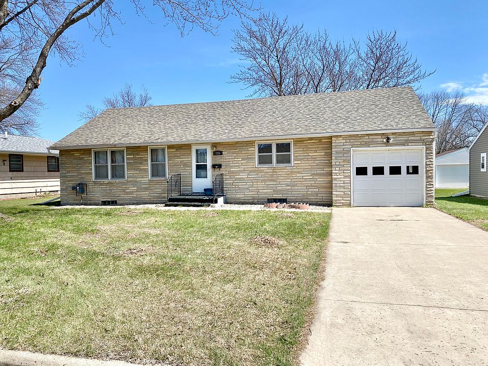 1st image of 726 N 14th St