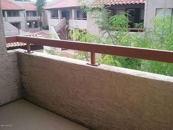 balcany with pool view